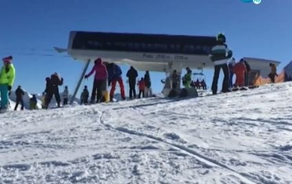 Три работни дни делят Коледа и Нова година и много